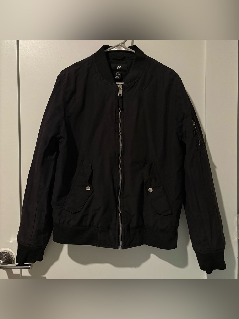 H&M Men’s Black Bomber Jacket with Snap Pockets Size M